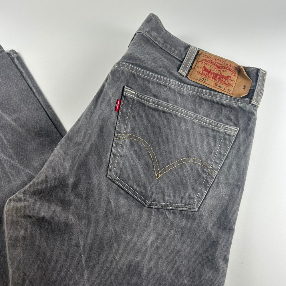 Levis 501 Mens 40x32 Original Fit Grey Faded Denim Straight Leg Jeans - Picture 2 of 7